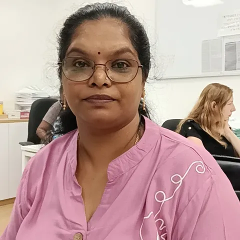 Sujatha · זמינ/ה לסיעוד בישראל — אורשינא